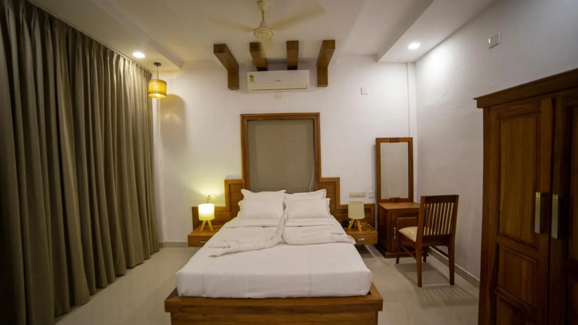 Opm Inn Payyannur Hotel